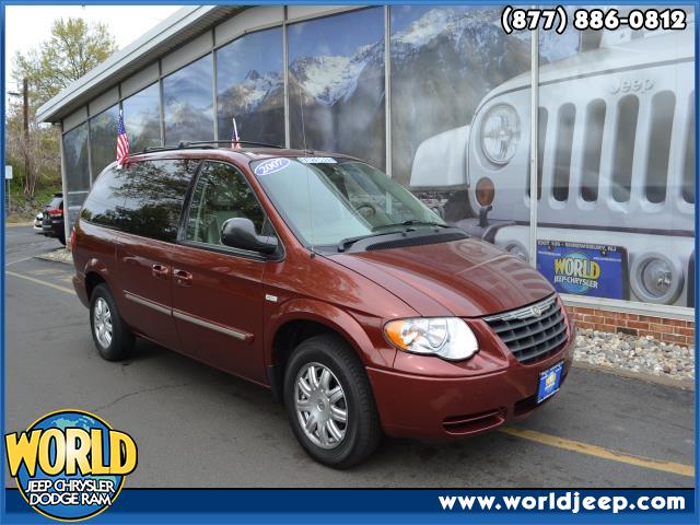 2007 Chrysler Town & Country LWB
