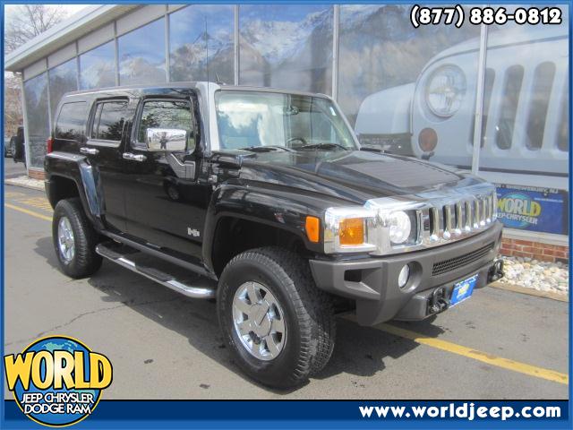 2007 HUMMER H3  4WD side steps power seats moon roof navigation power windows power locks le