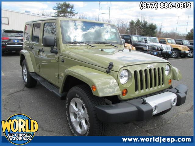 2013 JEEP Wrangler Unlimited  side steps heated seats navigation power windows blue tooth leat