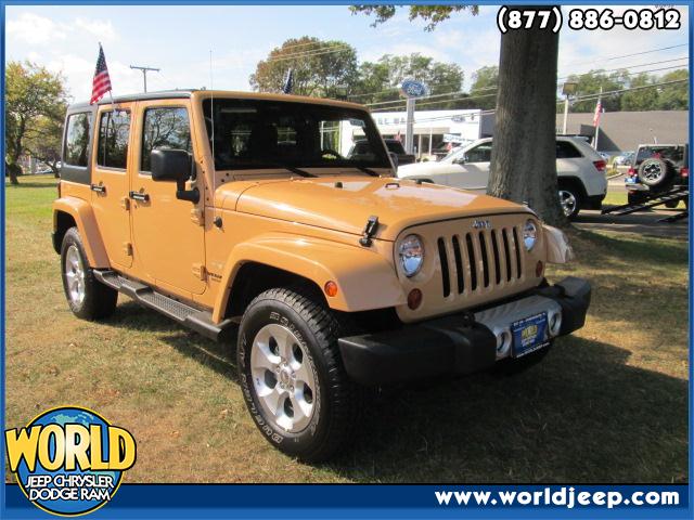 2013 JEEP Wrangler Unlimited  heated seats navigation blue tooth leather seats 24G CUSTOMER PRE