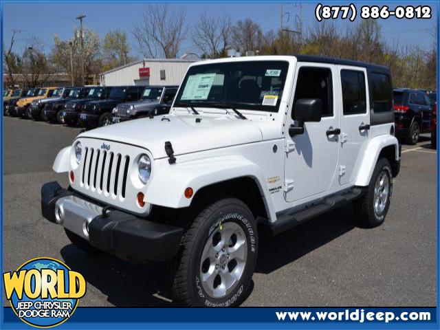 2013 JEEP Wrangler Unlimited  6-Speed MT AC ABS Adjustable Steering Wheel Aluminum Wheels AM