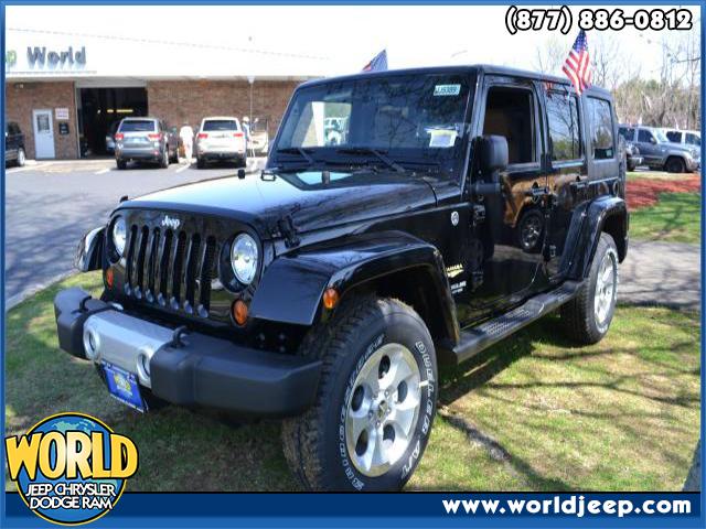 2013 JEEP Wrangler Unlimited  6-Speed MT AC ABS Adjustable Steering Wheel Aluminum Wheels AM