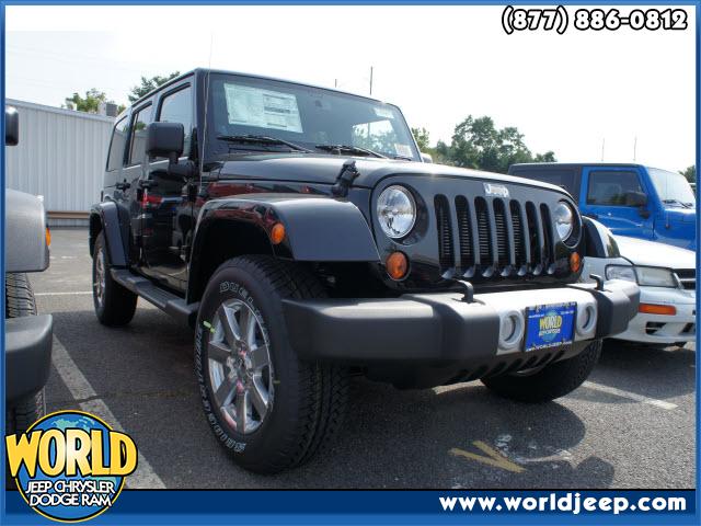 2013 JEEP Wrangler Unlimited  Auxiliary Audio Input Bucket Seats MP3 Player Power Door Locks Po