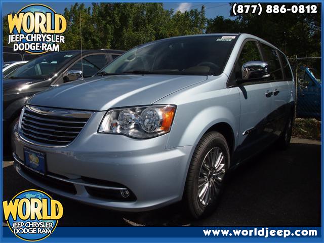 2013 Chrysler Town & Country