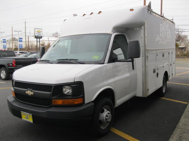 2005 Chevrolet Express Commercial Cutaway 177 WB C7L DRW