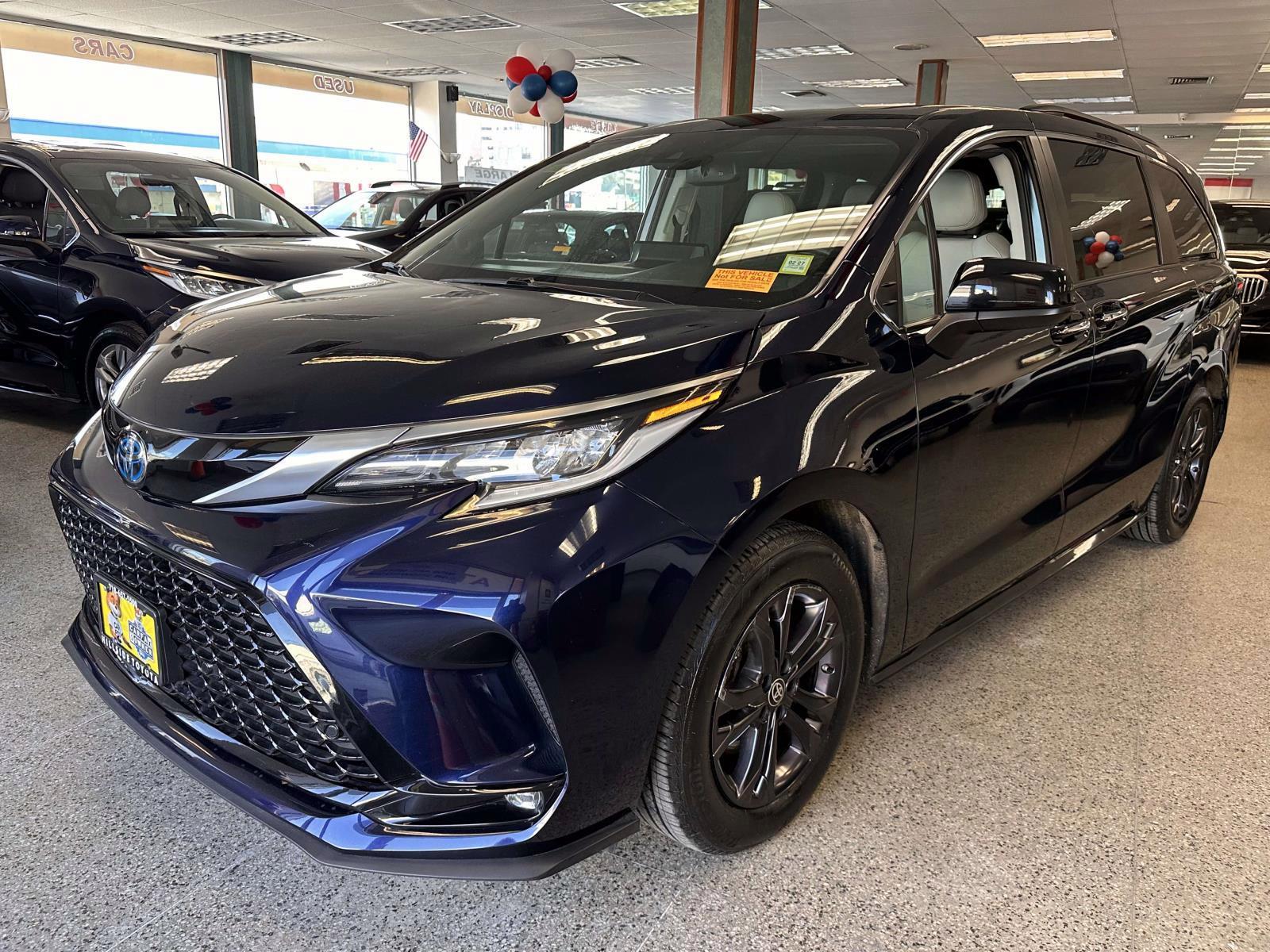 2024 Toyota Sienna XSE 7-Passenger AWD