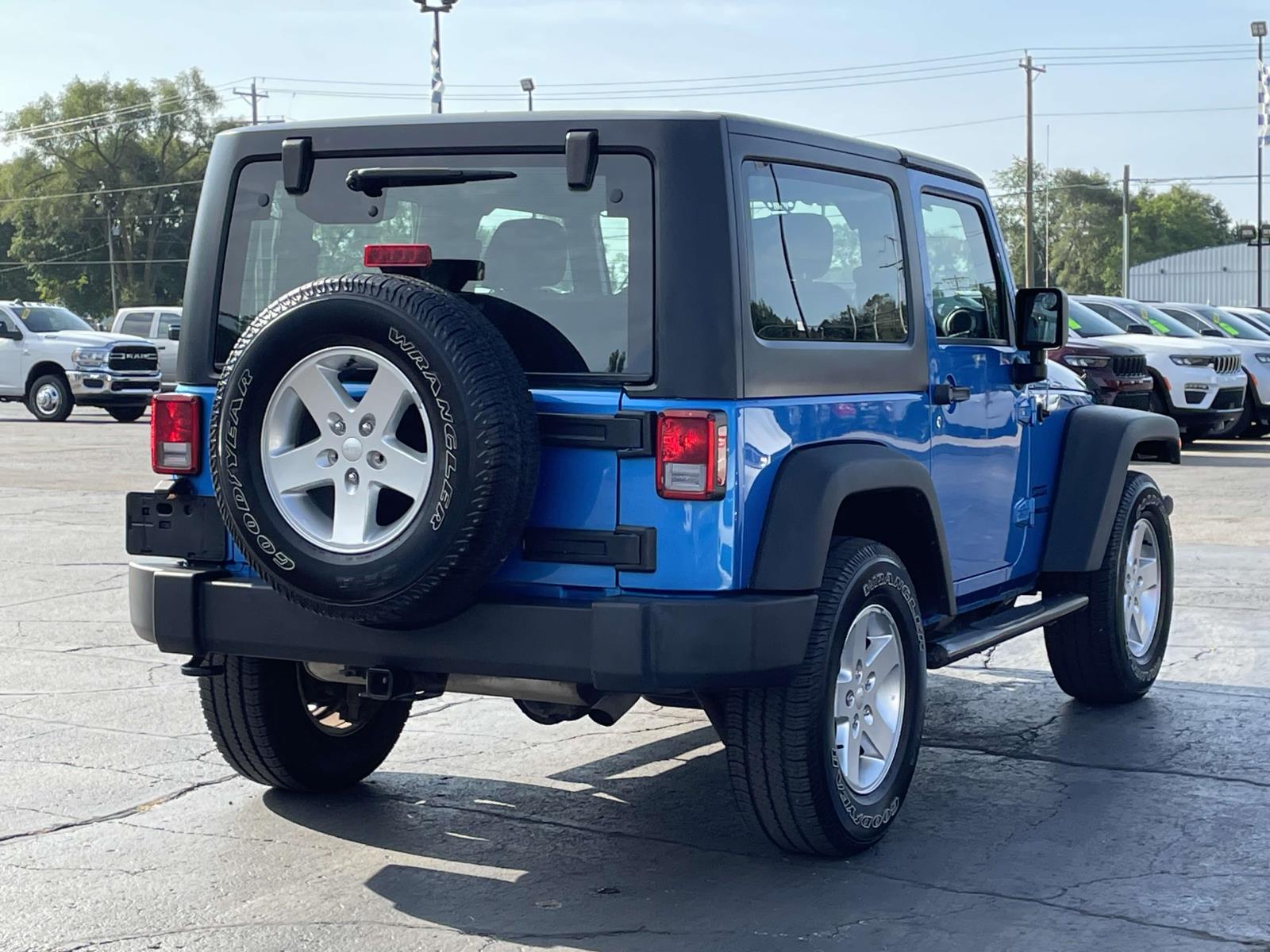 2015 Jeep Wrangler Sport 23