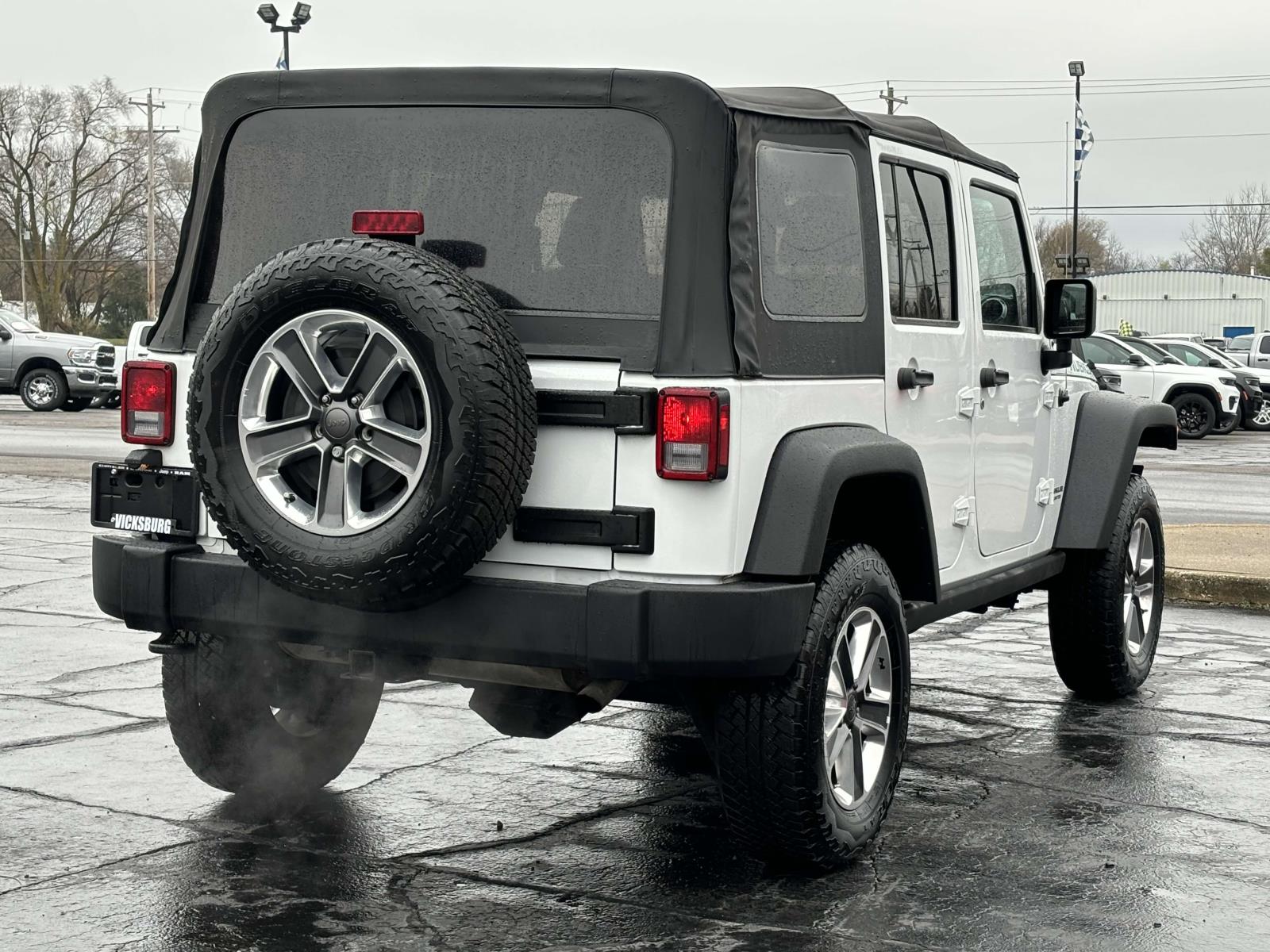 2017 Jeep Wrangler Unlimited Rubicon 28