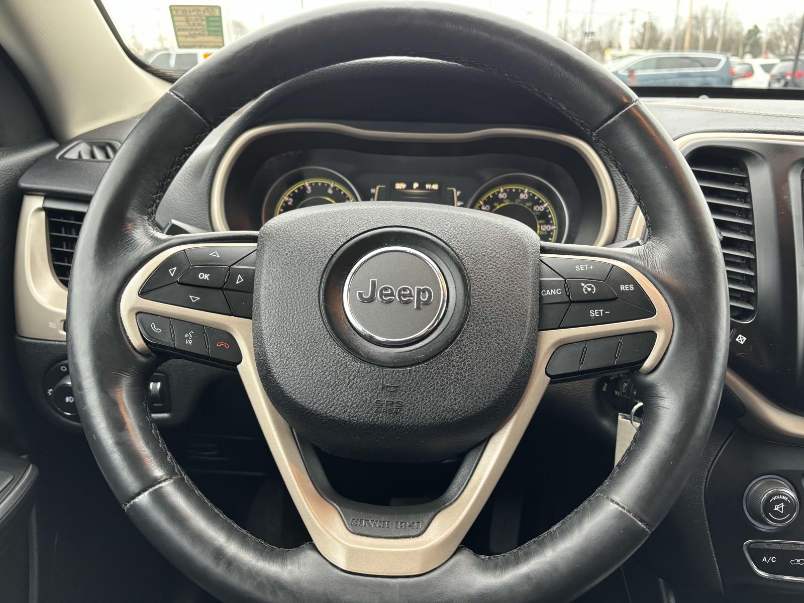 2015 Jeep Cherokee North 23