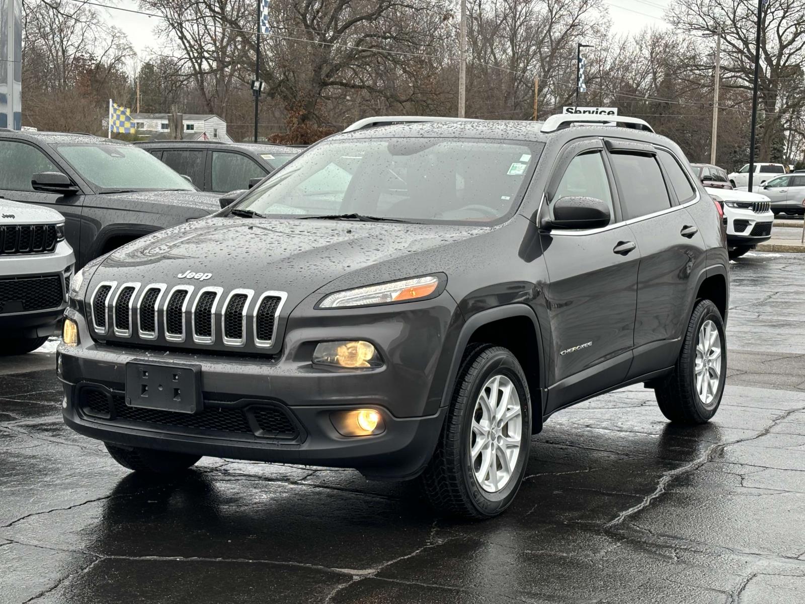 2015 Jeep Cherokee North 25