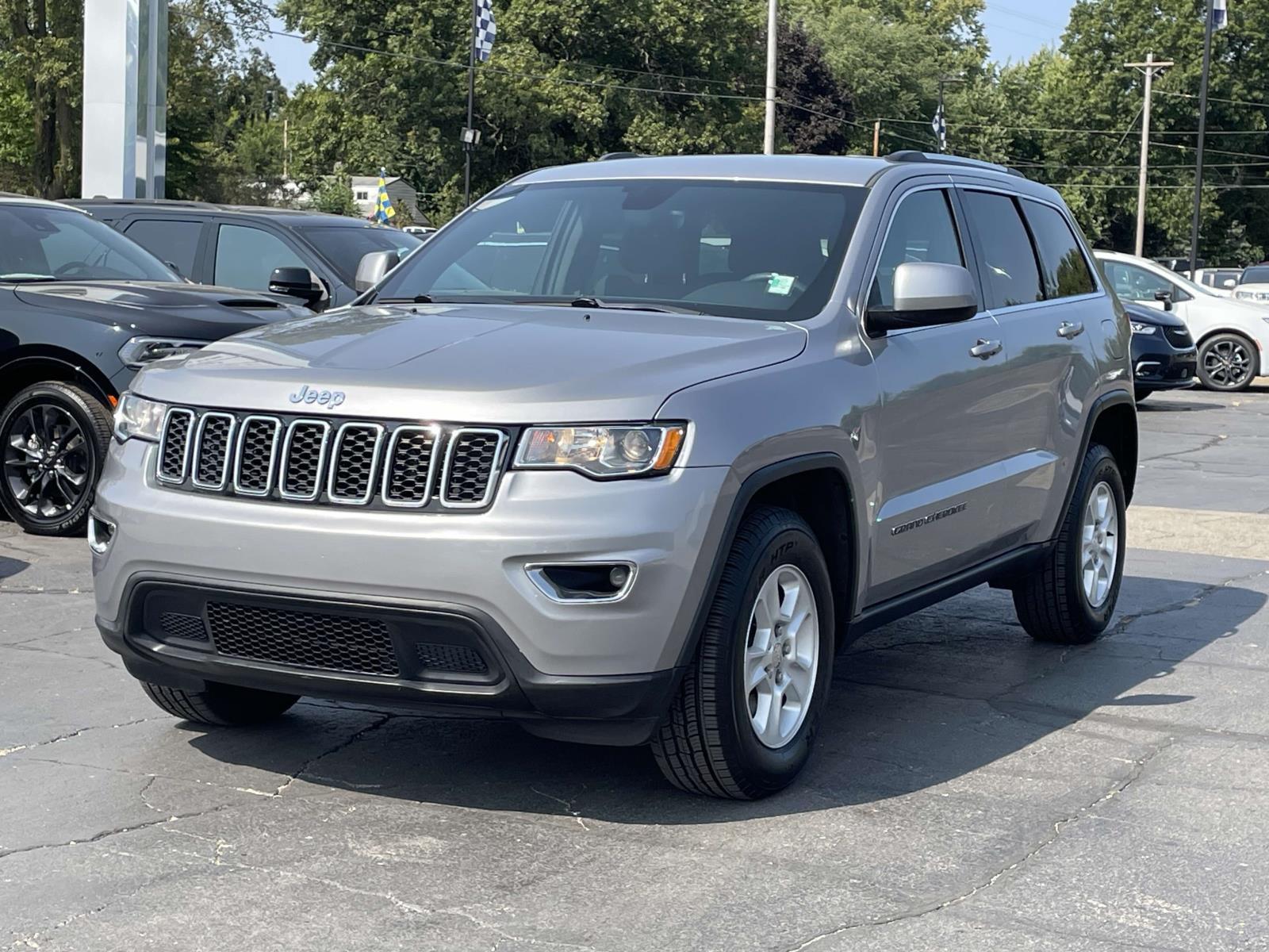 2017 Jeep Grand Cherokee Laredo 23