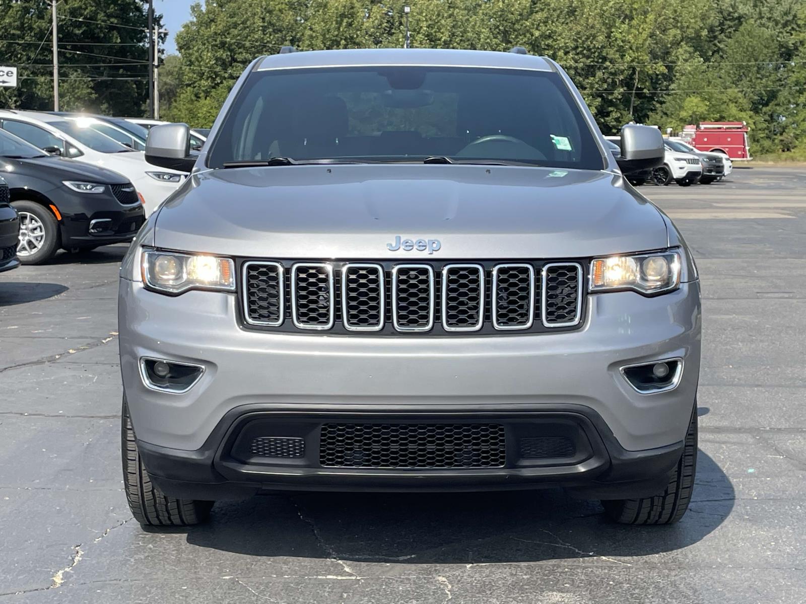 2017 Jeep Grand Cherokee Laredo 24