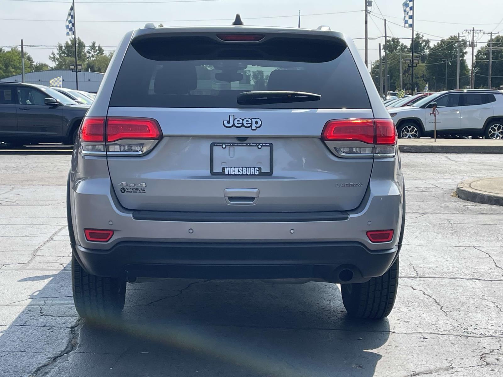 2017 Jeep Grand Cherokee Laredo 28