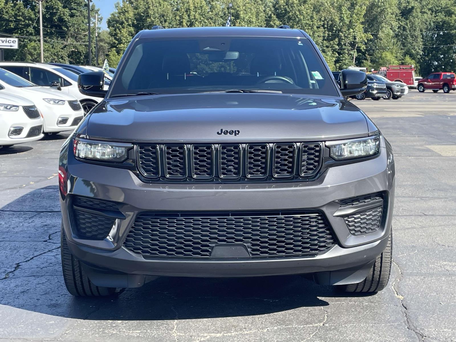 2022 Jeep Grand Cherokee Altitude 27