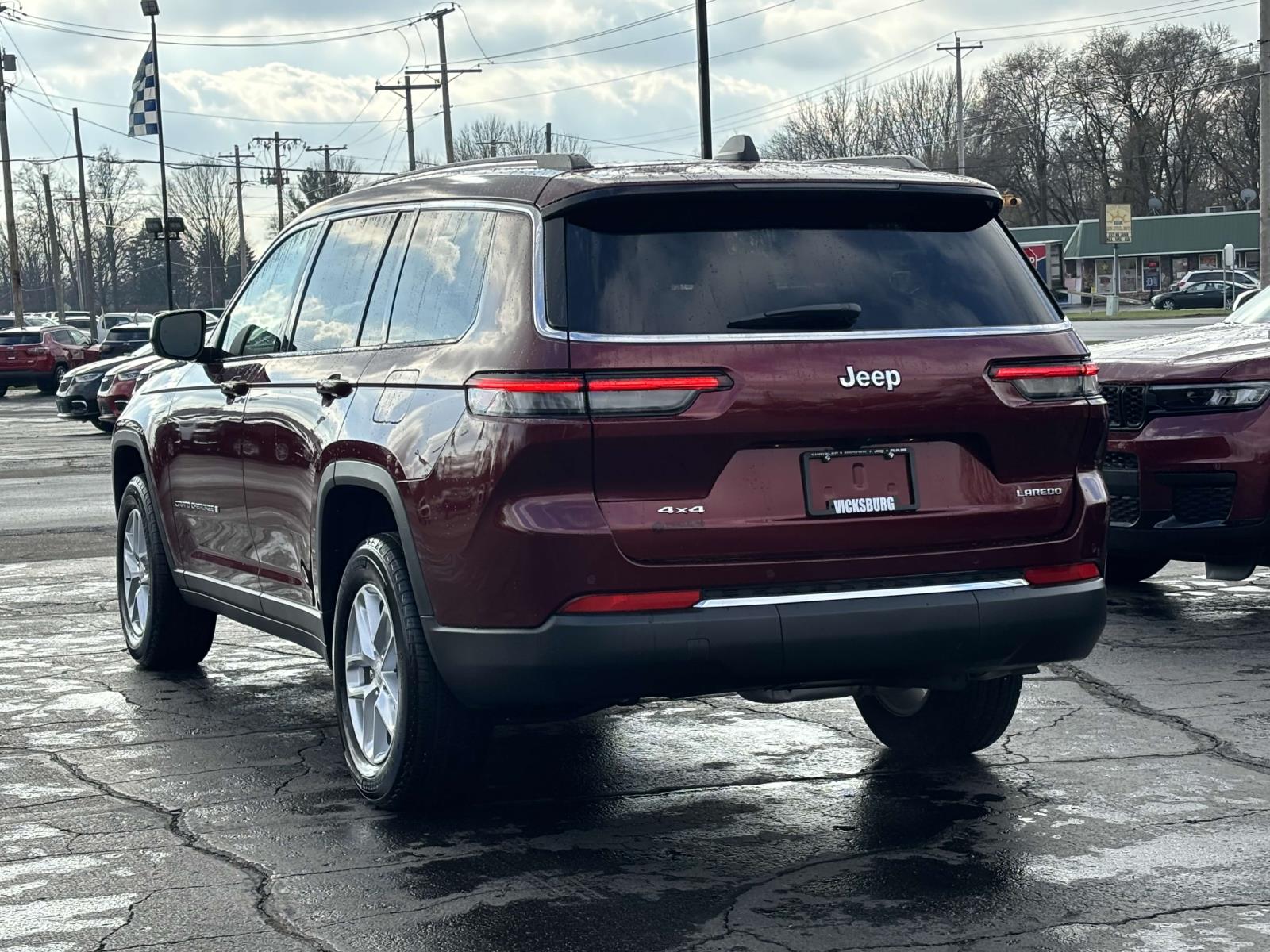 2023 Jeep Grand Cherokee L Laredo 2