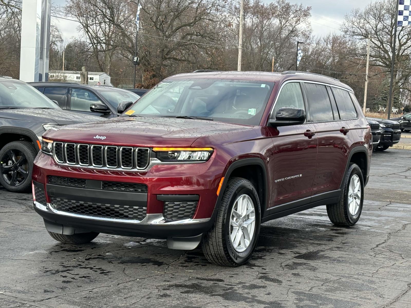 2023 Jeep Grand Cherokee L Laredo 26