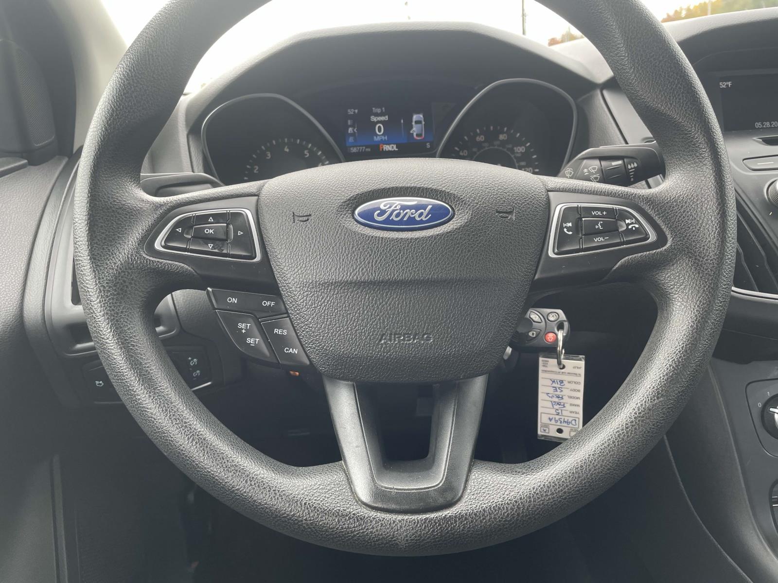 2015 Ford Focus SE 22