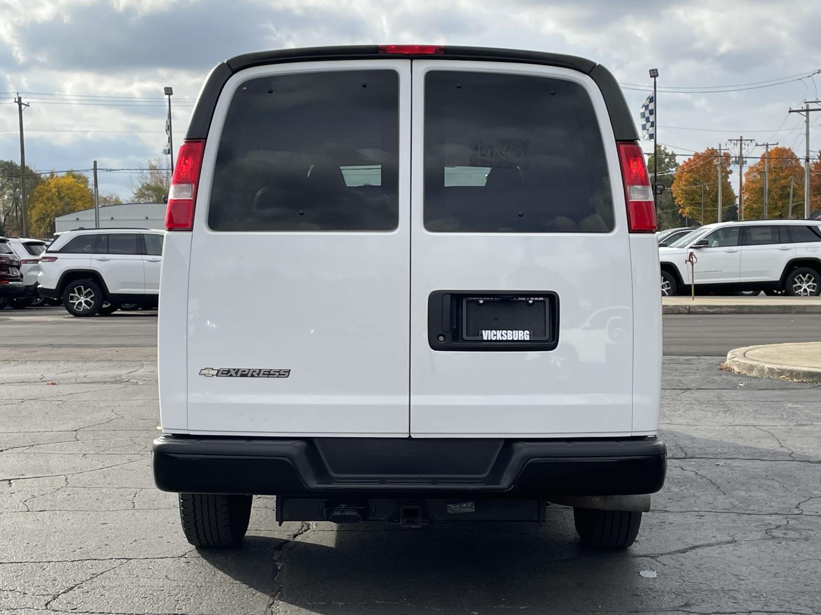 2017 Chevrolet Express Passenger LS 29