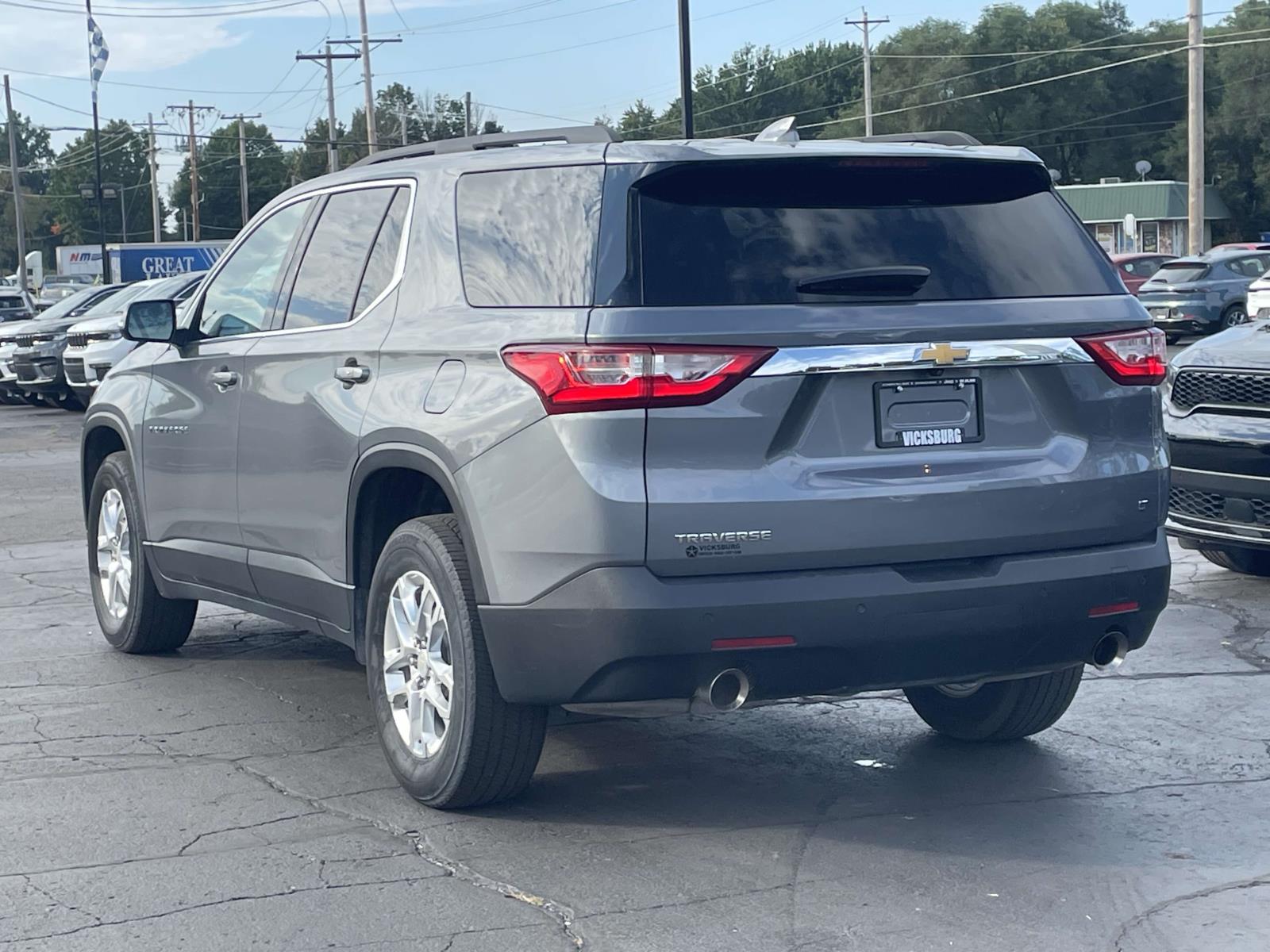 2021 Chevrolet Traverse LT Leather 2