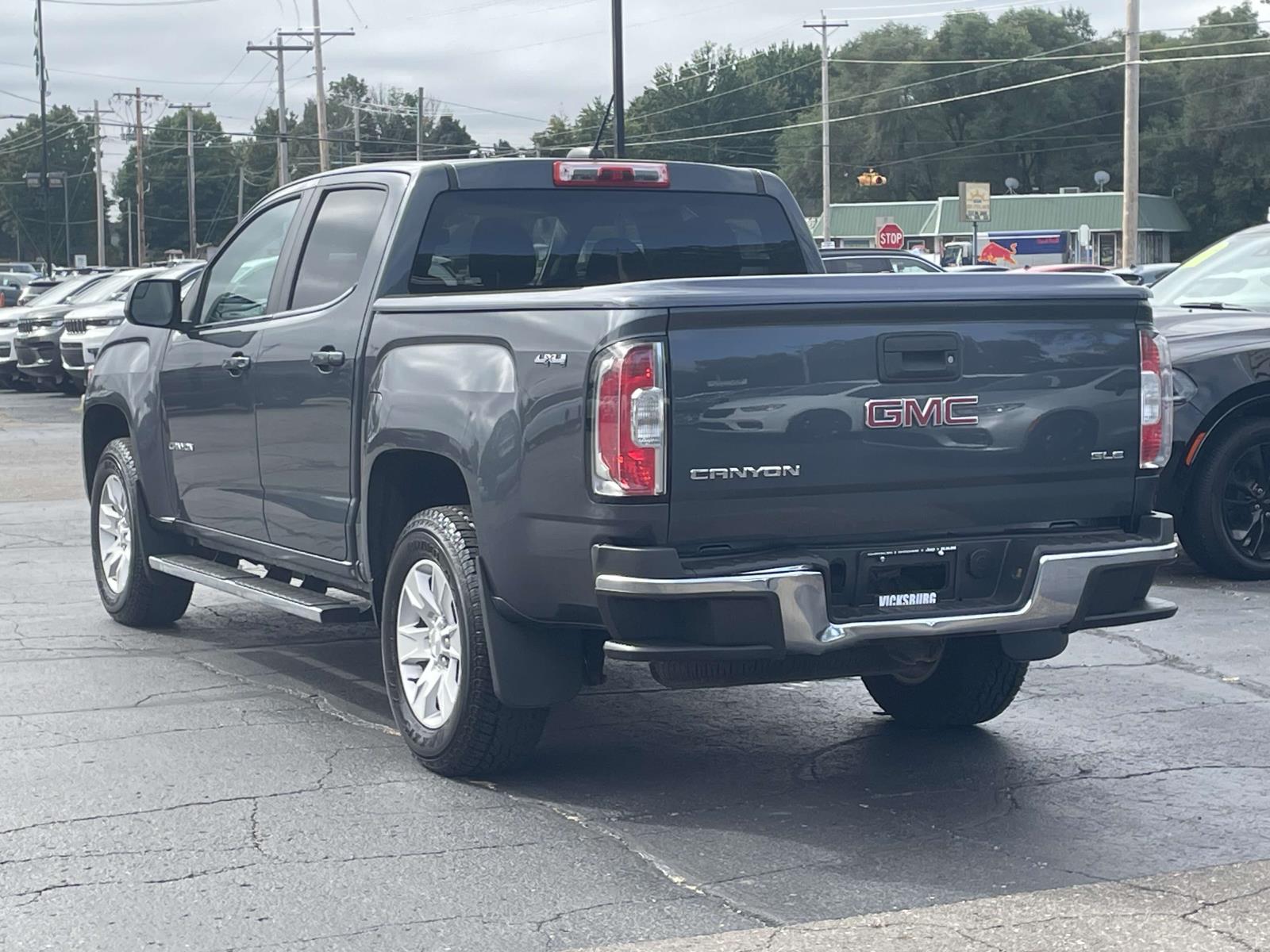 2017 GMC Canyon 4WD SLE 2