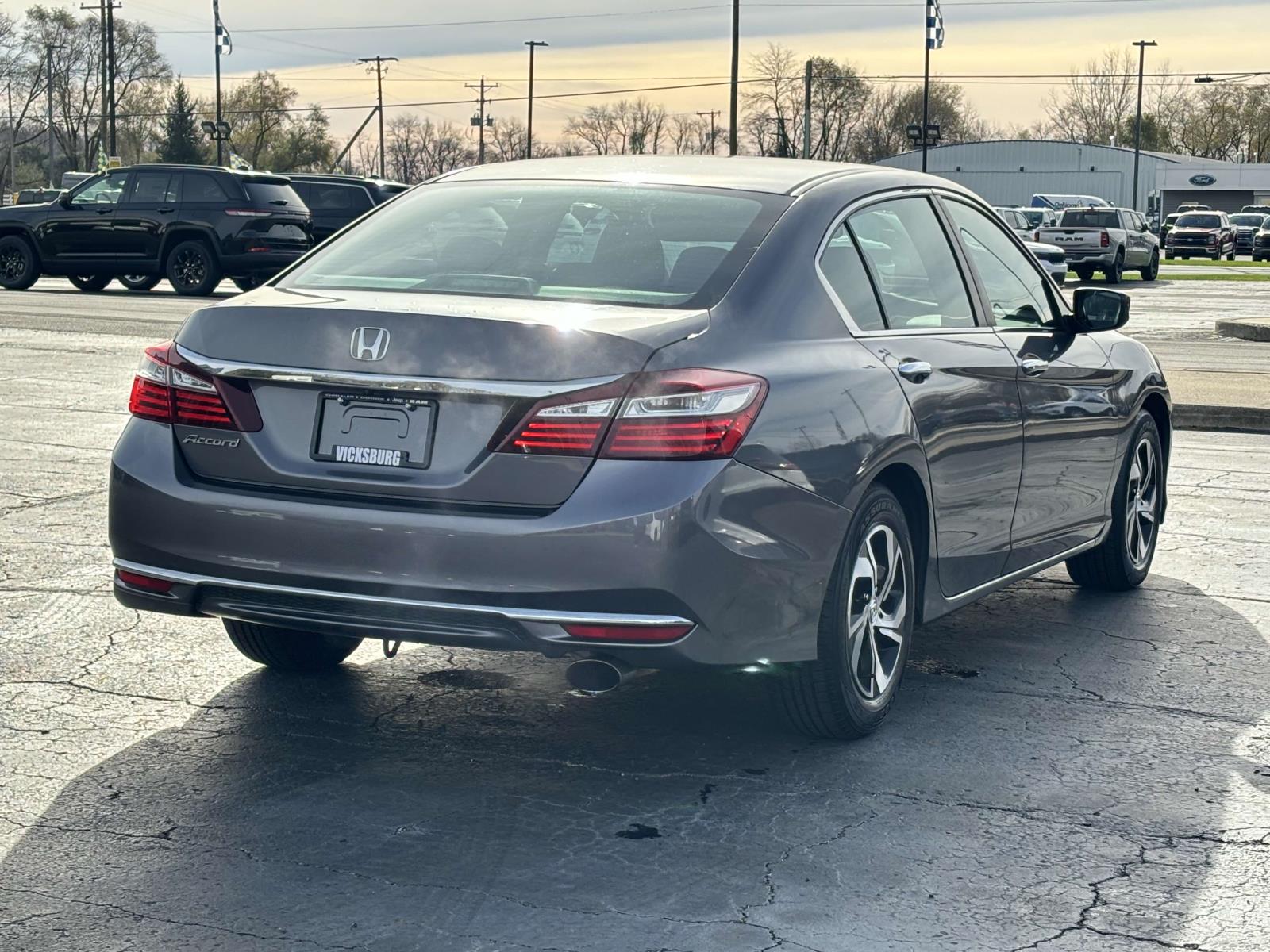 2017 Honda Accord Sedan LX 27