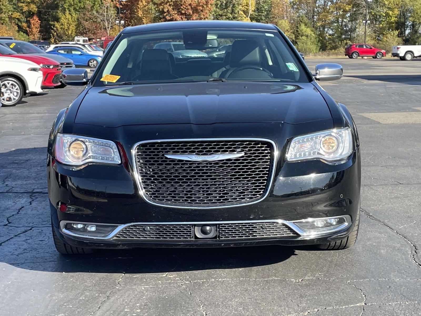 2017 Chrysler 300 300C 31