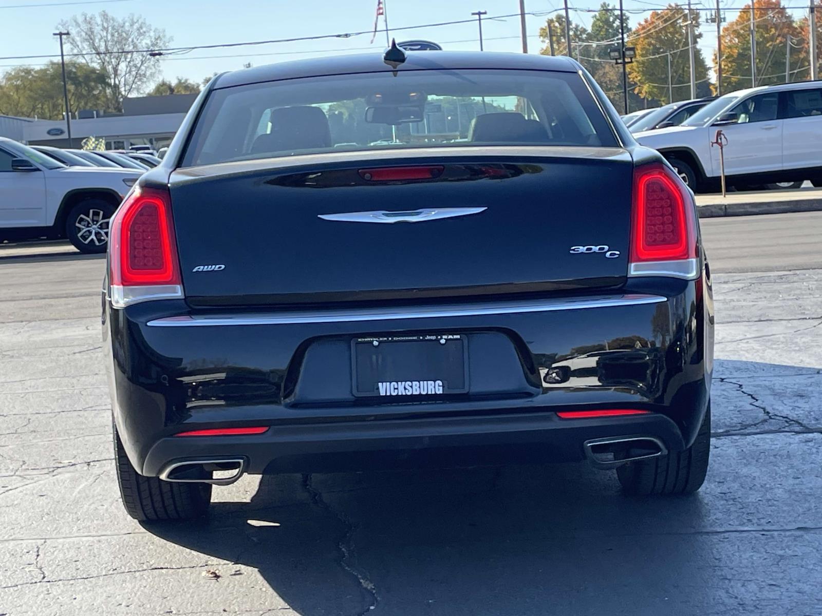 2017 Chrysler 300 300C 35