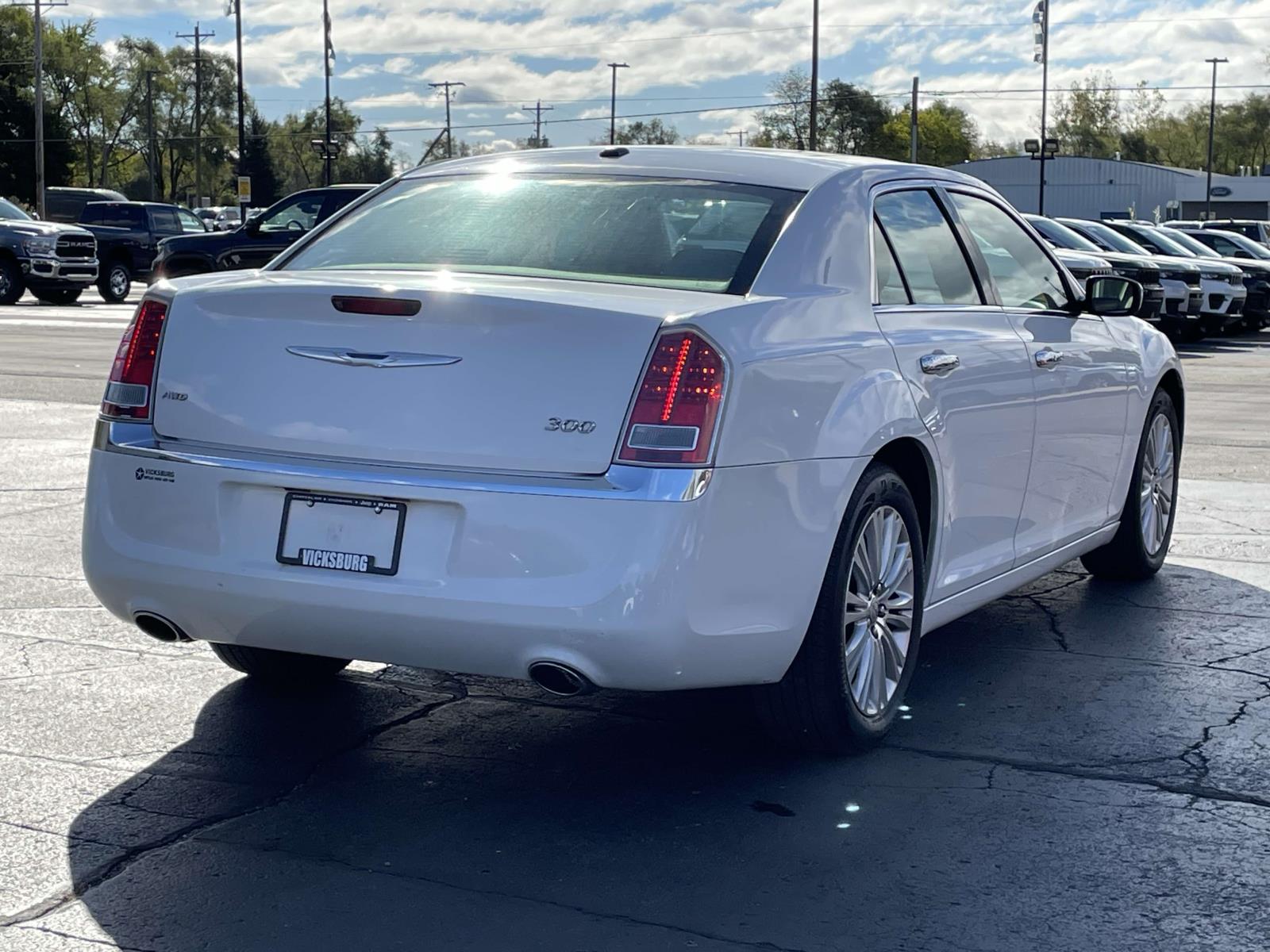 2013 Chrysler 300  30