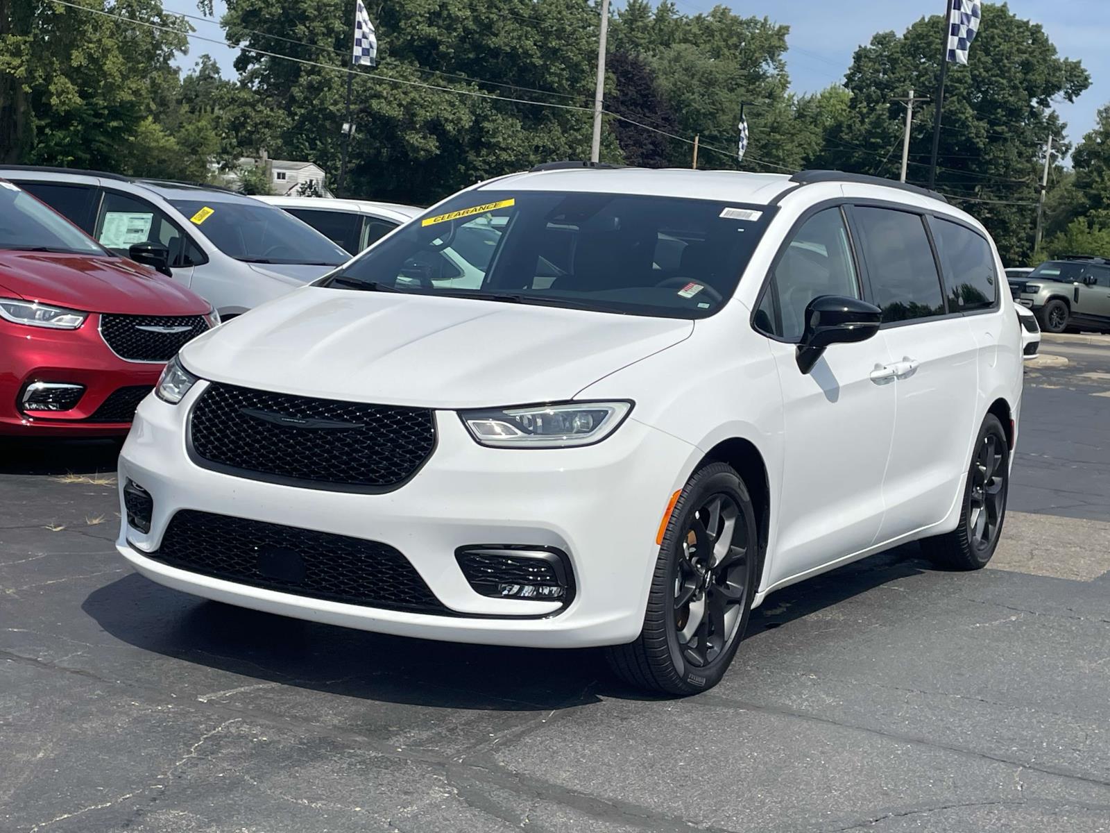 2024 Chrysler Pacifica Touring L 27