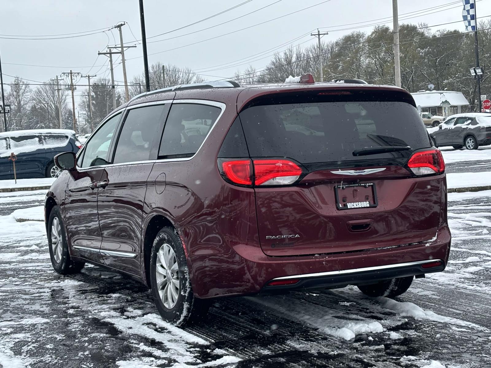 2019 Chrysler Pacifica Touring L 2