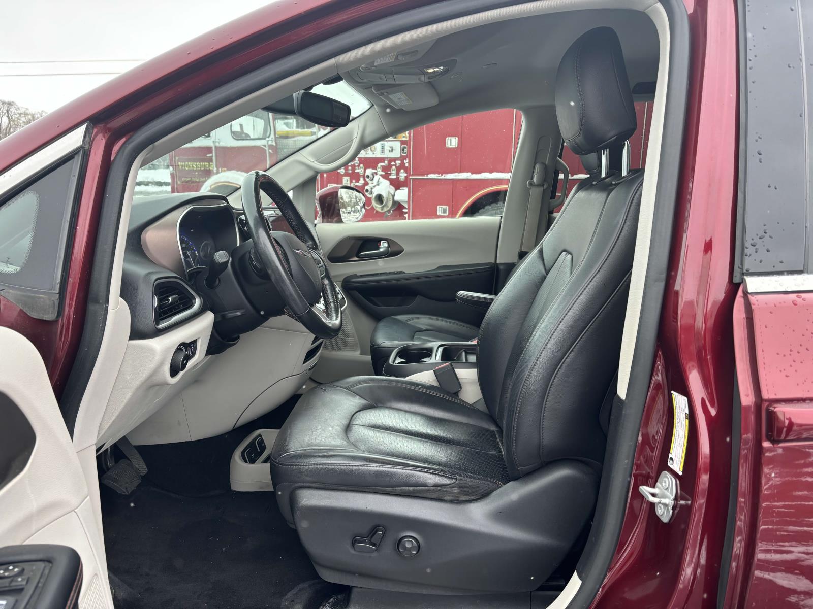 2019 Chrysler Pacifica Touring L 3