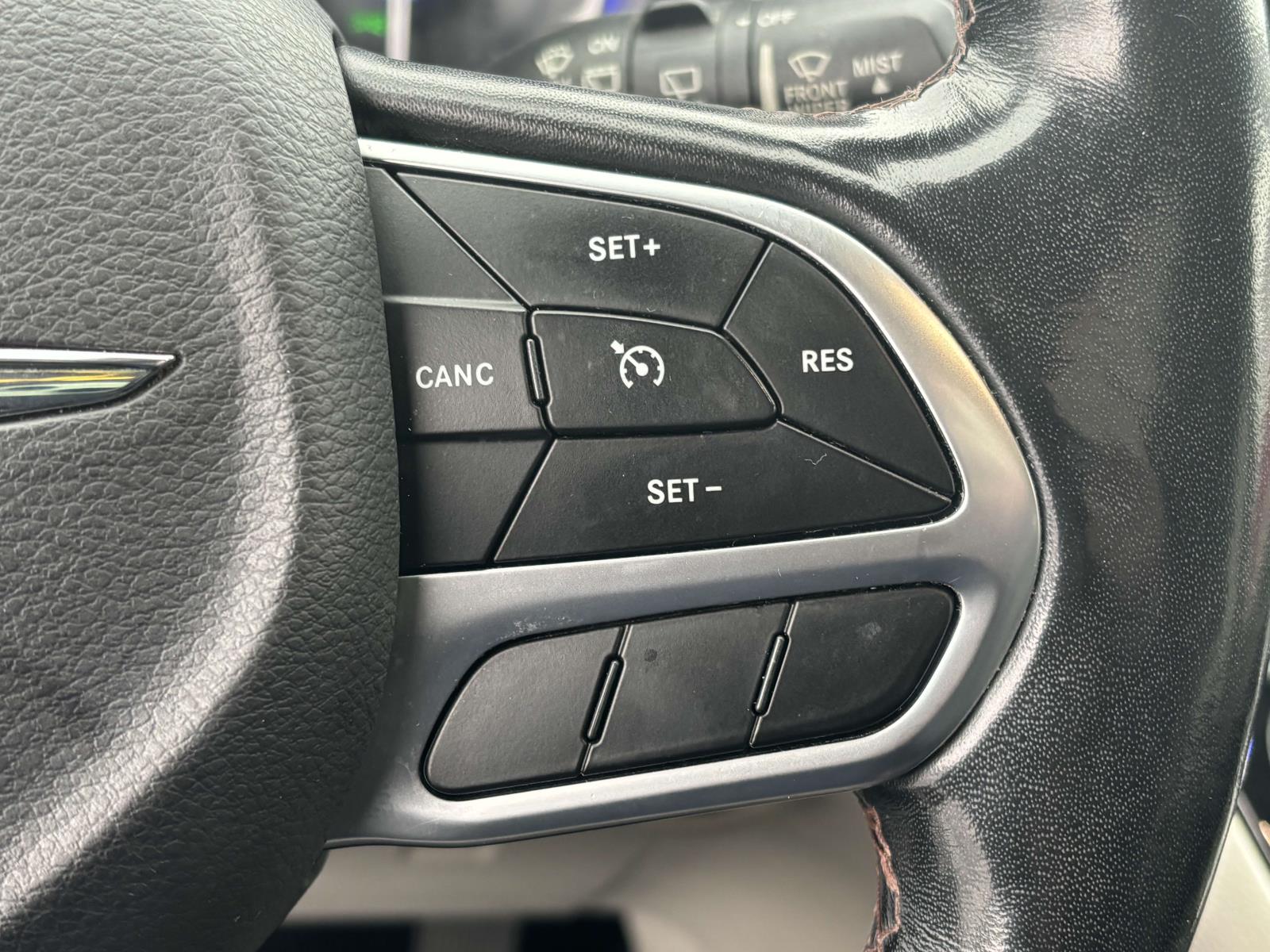 2019 Chrysler Pacifica Touring L 12