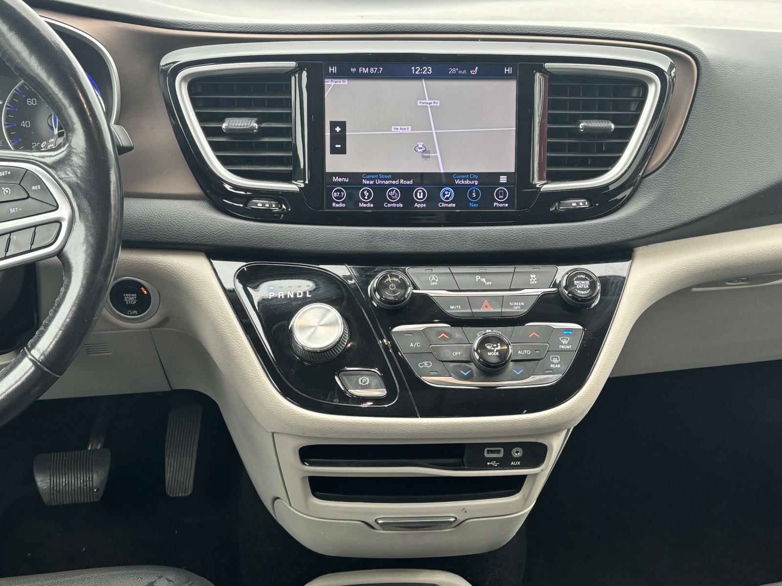 2019 Chrysler Pacifica Touring L 28