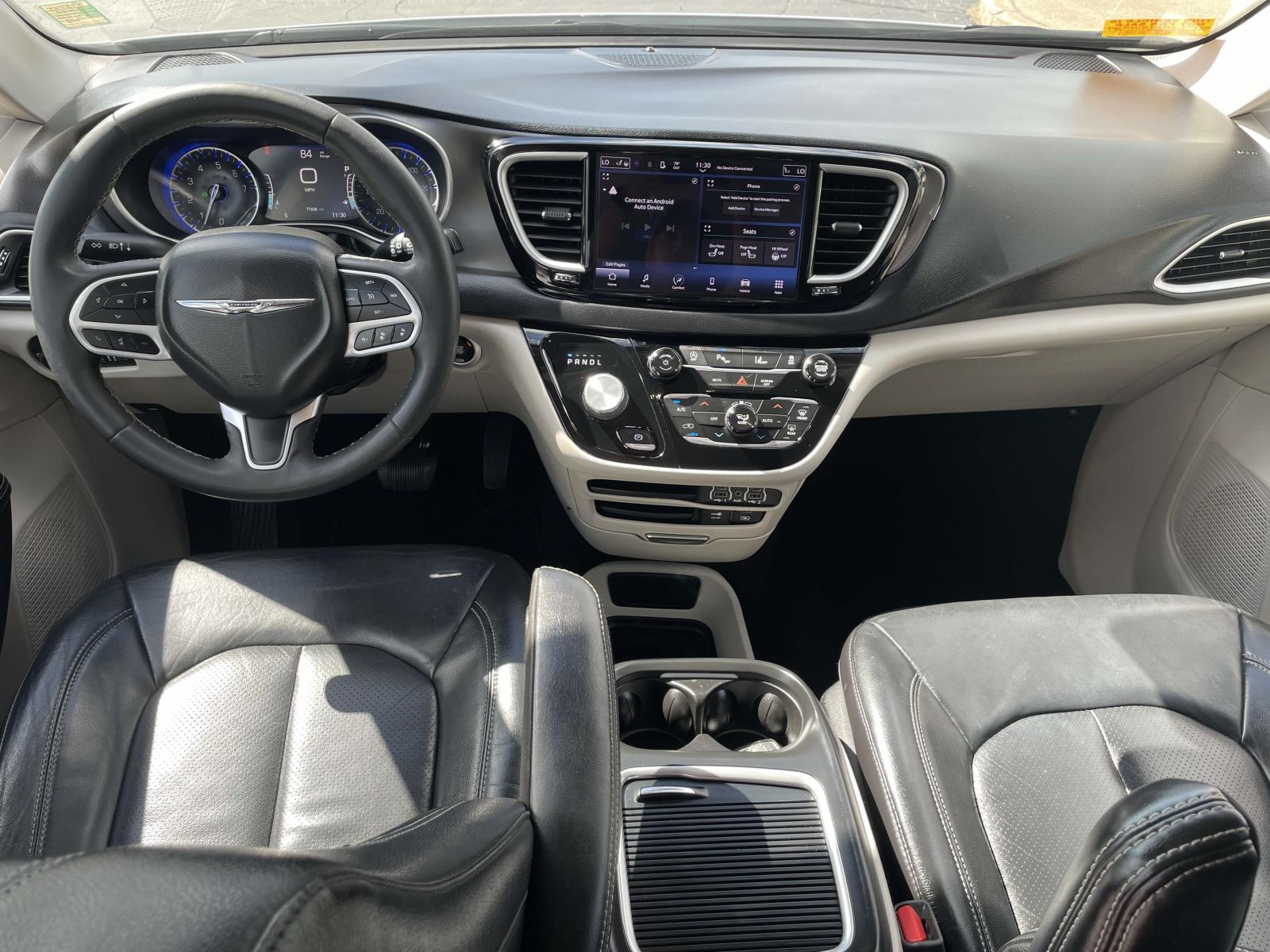 2022 Chrysler Pacifica Touring L 25