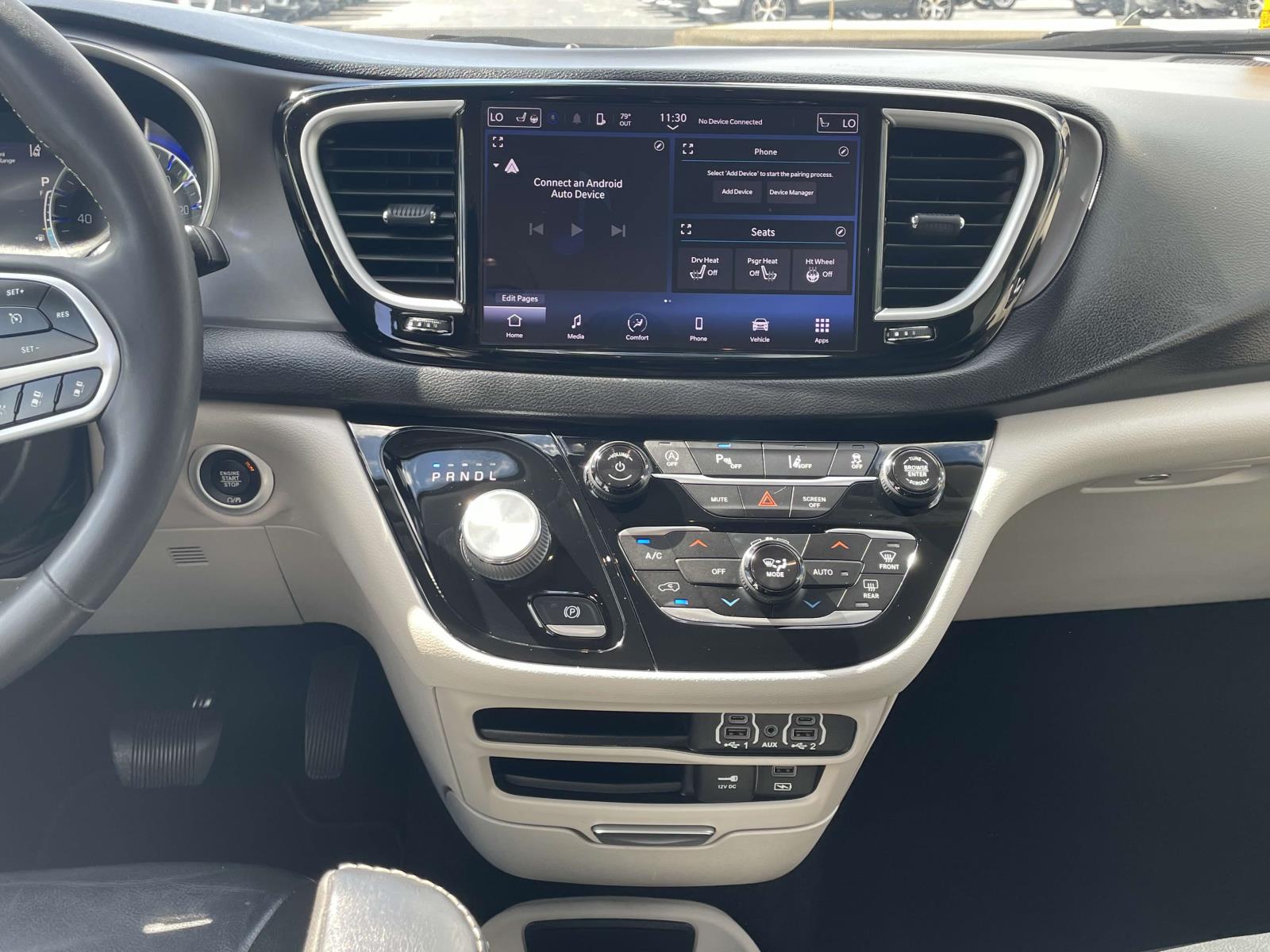 2022 Chrysler Pacifica Touring L 27