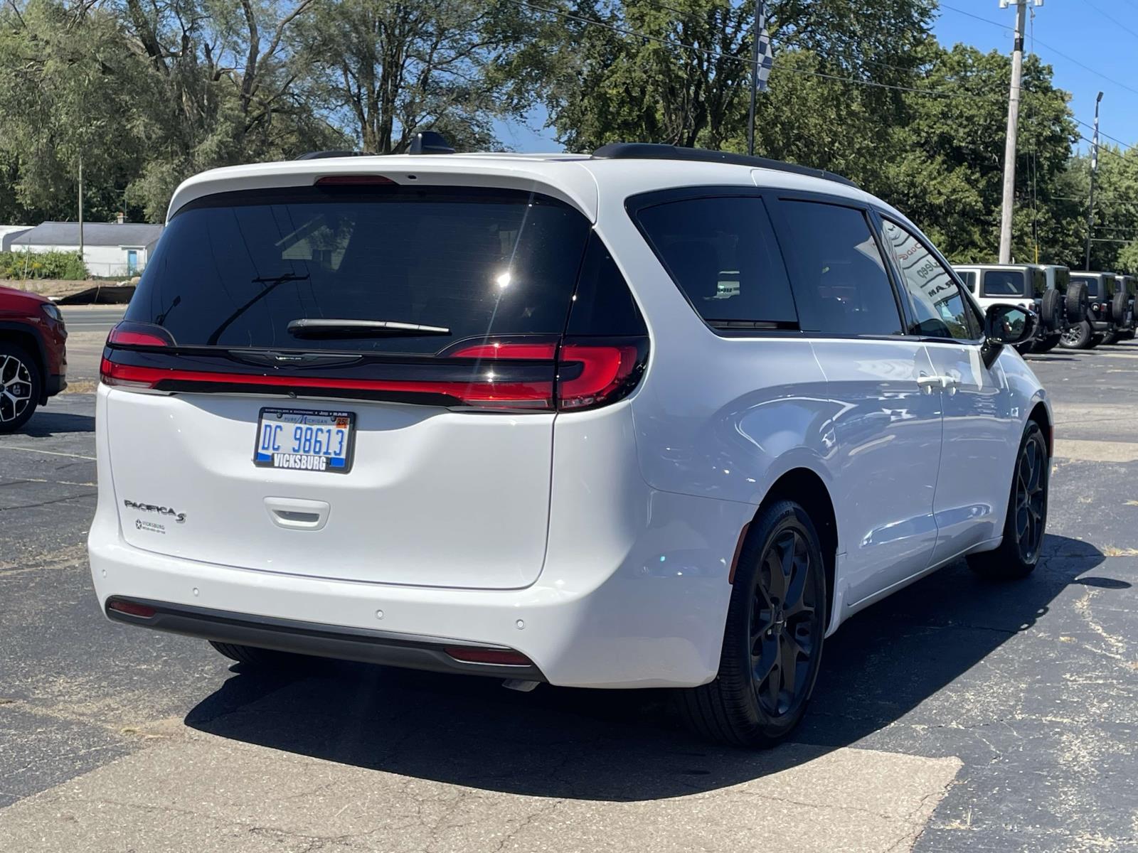 2024 Chrysler Pacifica Touring L 30