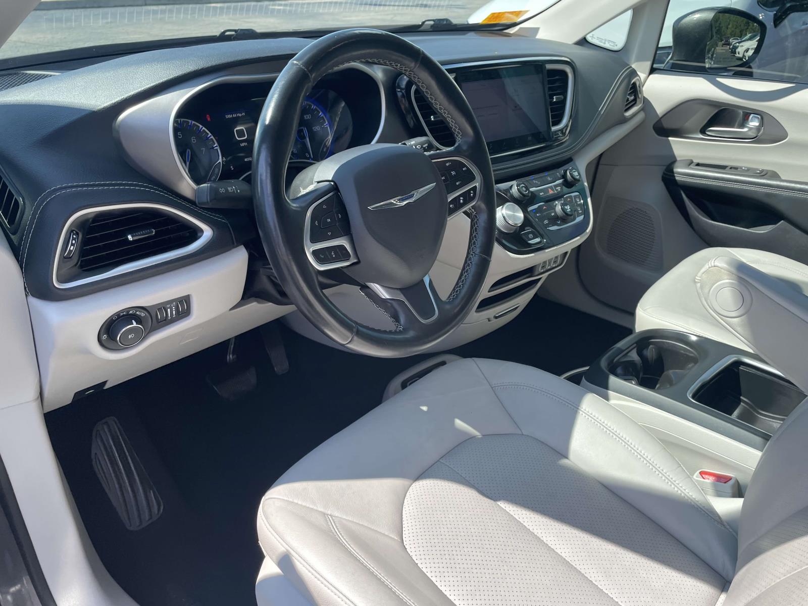 2021 Chrysler Pacifica Touring L 6