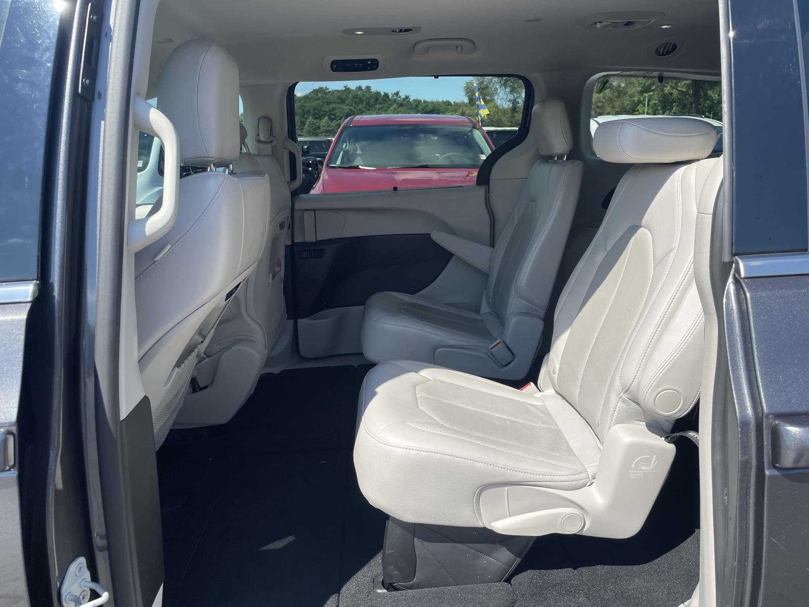 2021 Chrysler Pacifica Touring L 22