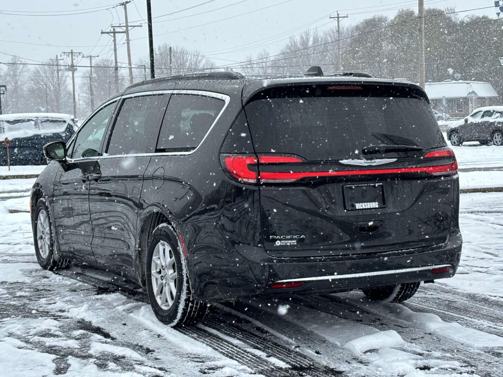 2022 Chrysler Pacifica Touring L 2