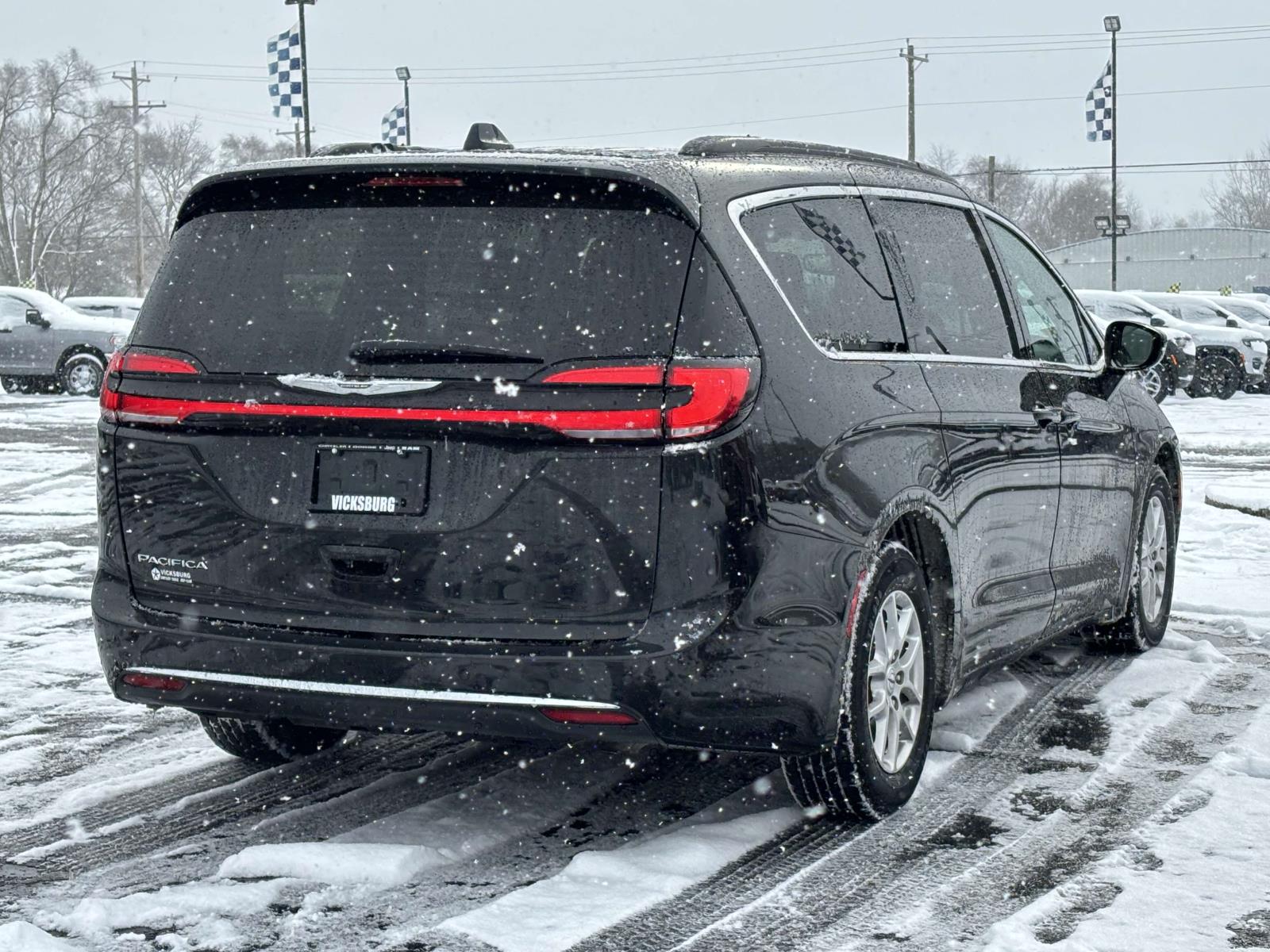 2022 Chrysler Pacifica Touring L 32