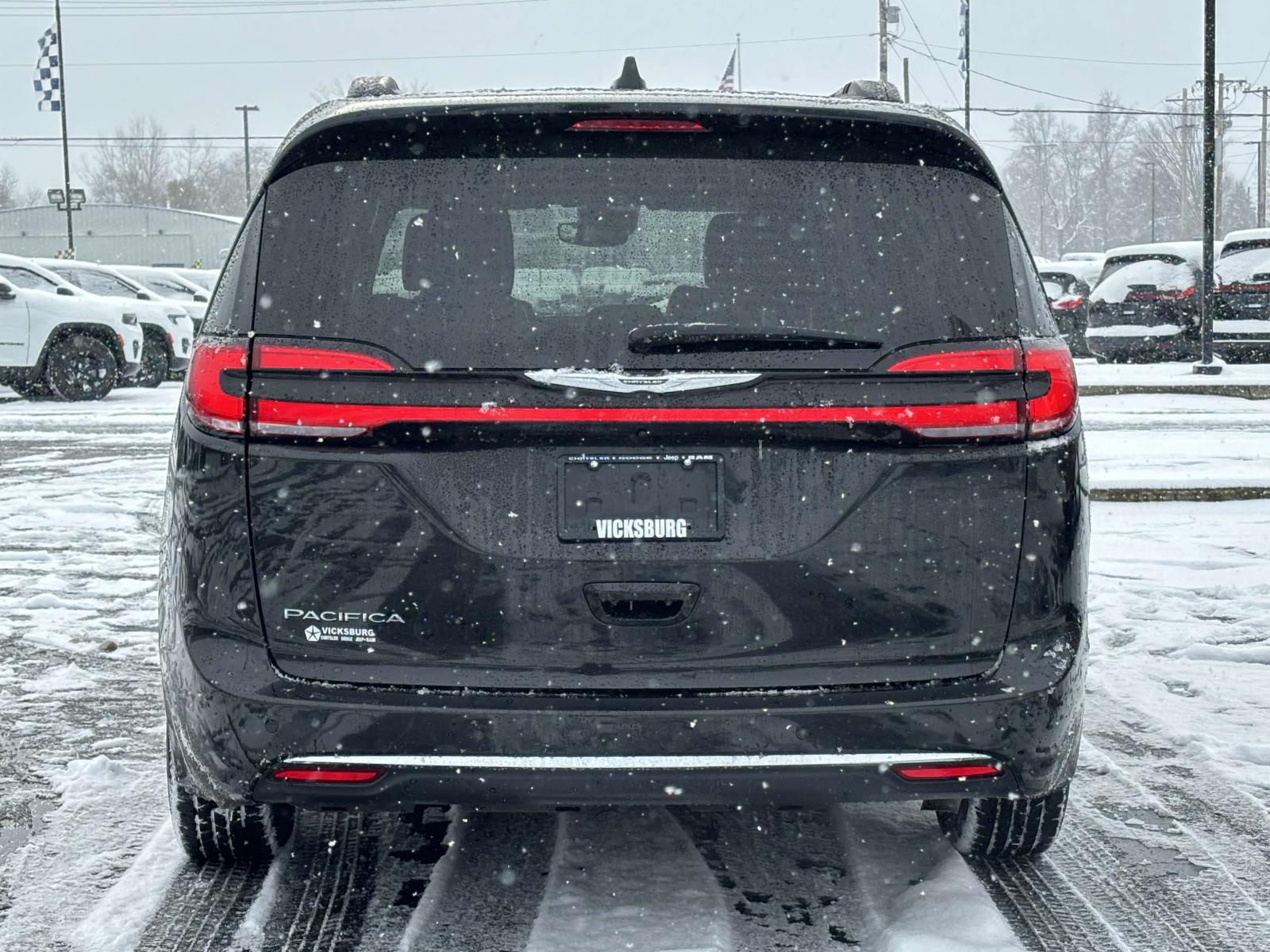 2022 Chrysler Pacifica Touring L 33