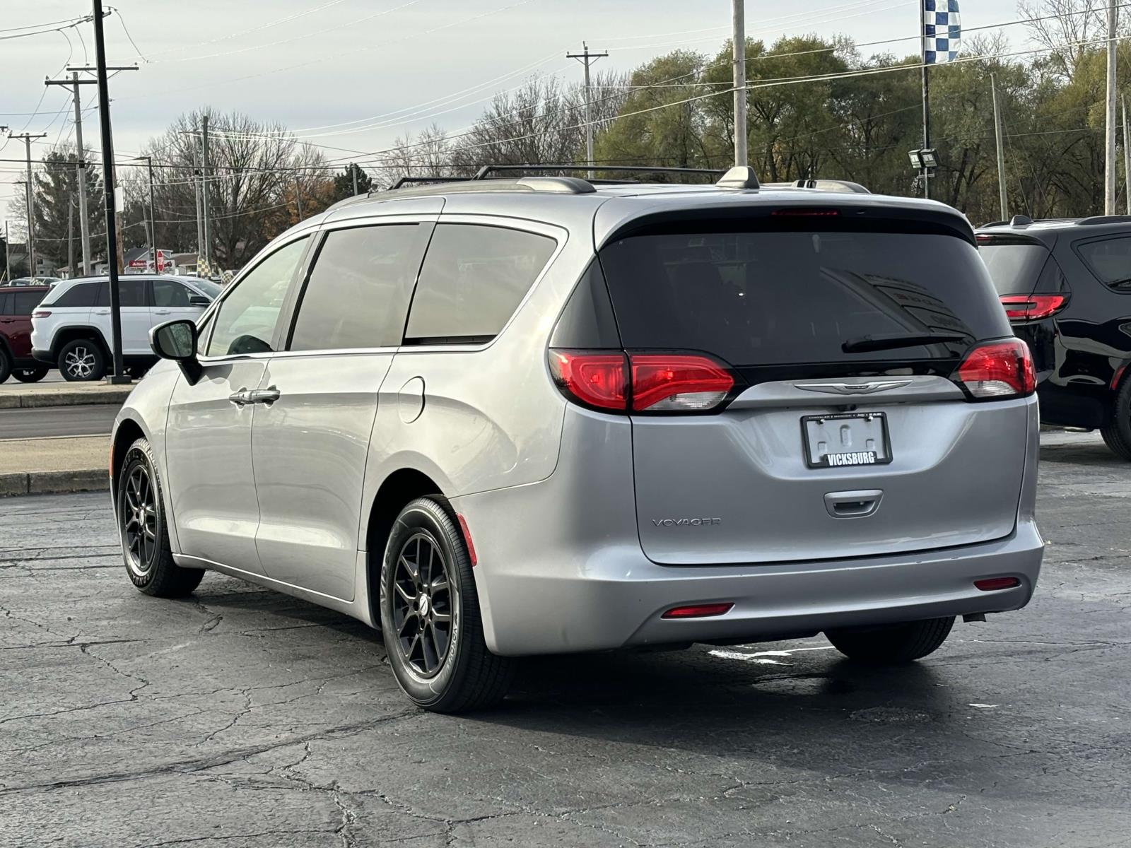 2021 Chrysler Voyager LXI 2