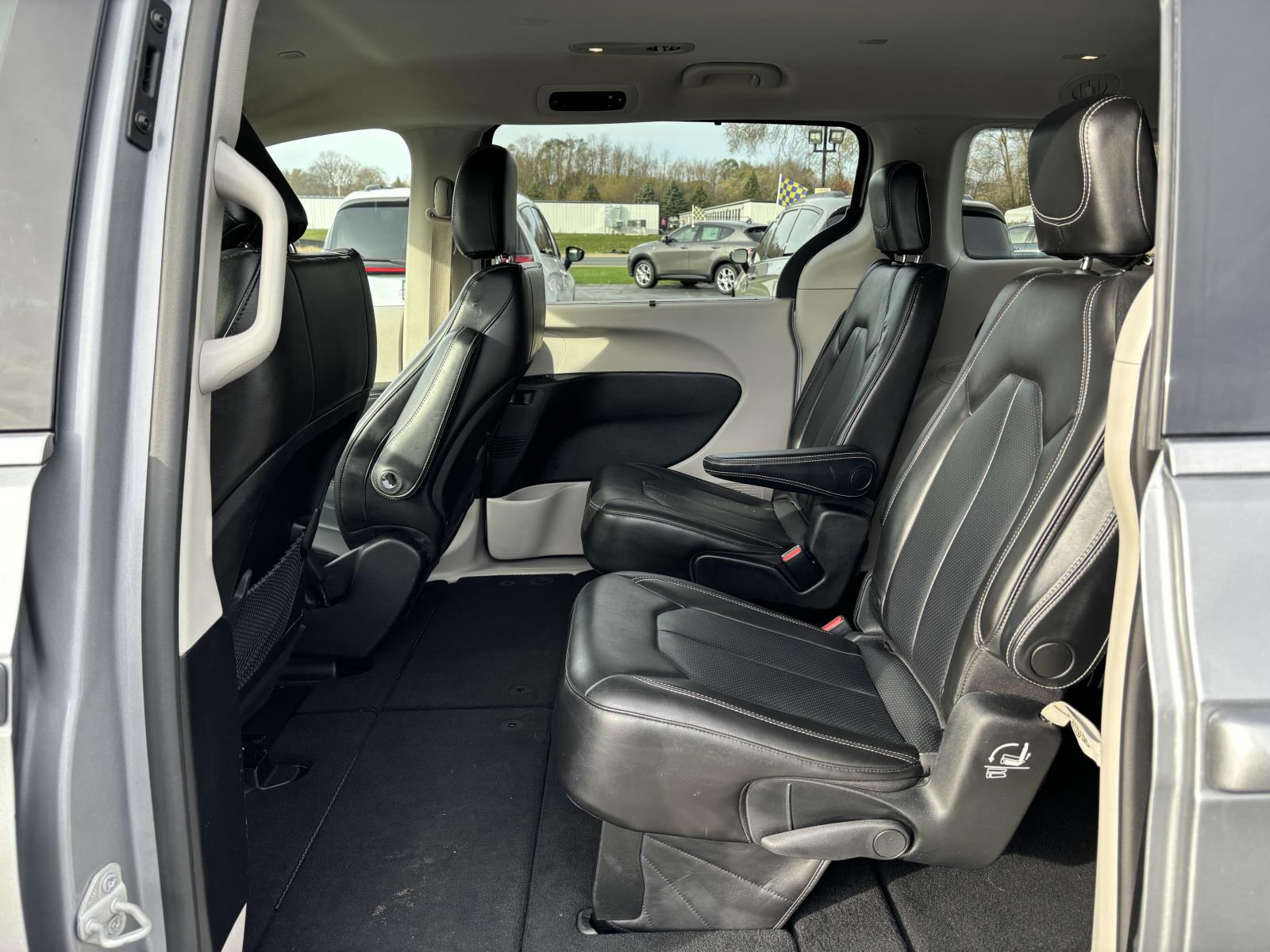 2021 Chrysler Voyager LXI 22