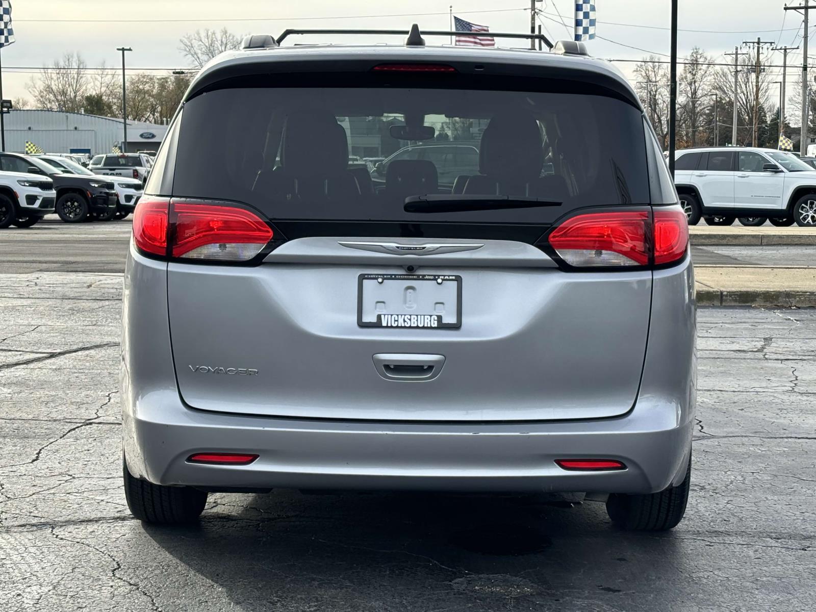 2021 Chrysler Voyager LXI 33