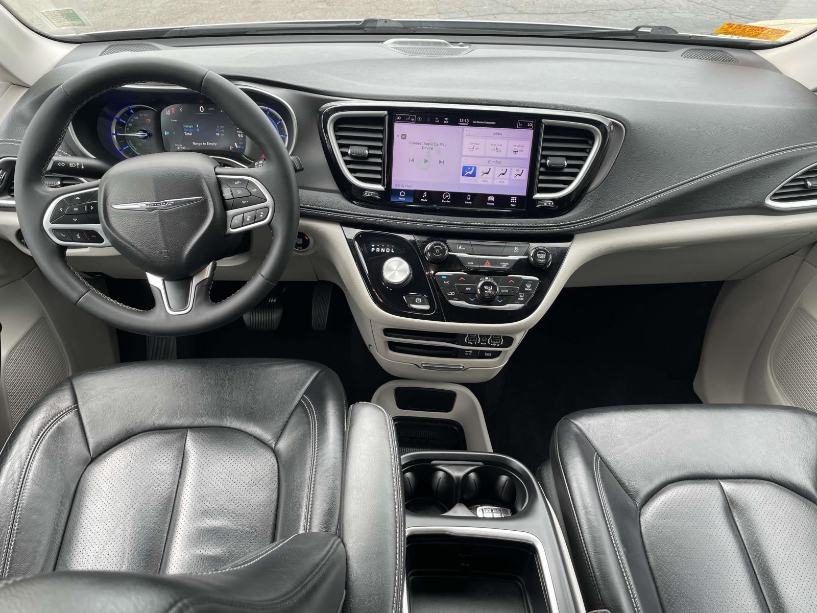 2022 Chrysler Pacifica Hybrid Touring L 24