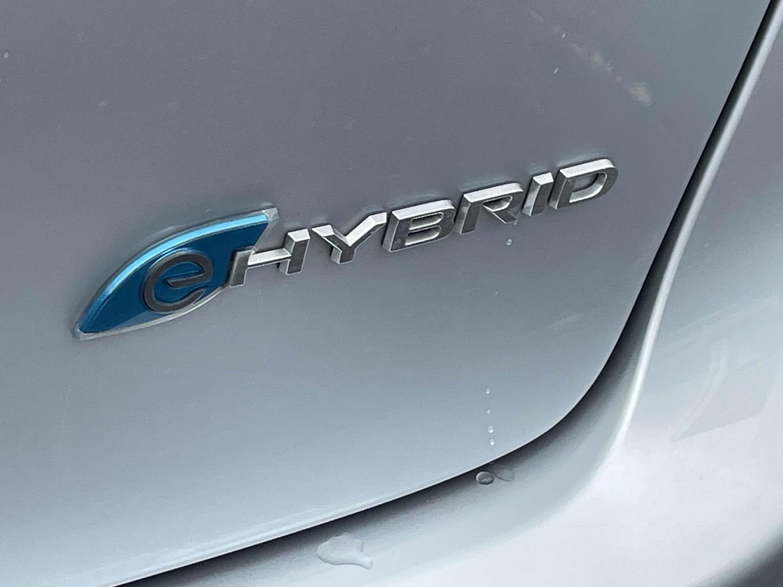 2022 Chrysler Pacifica Hybrid Touring L 35