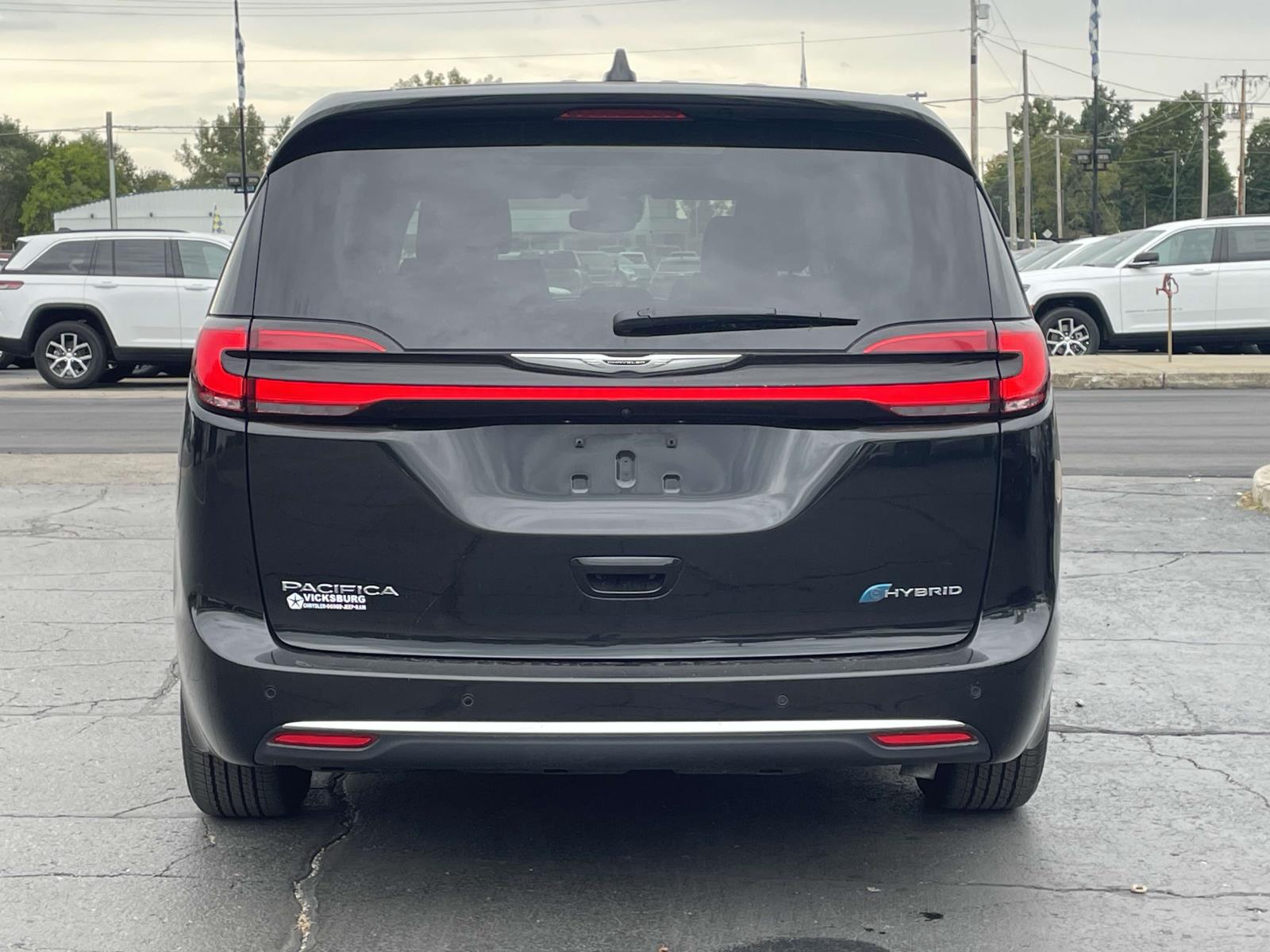 2023 Chrysler Pacifica Hybrid Limited 34