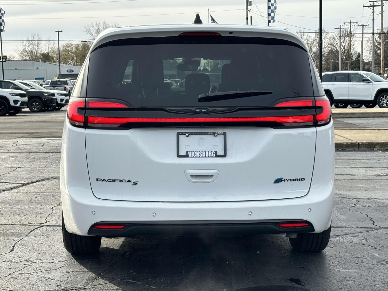 2024 Chrysler Pacifica Hybrid S Appearance Pkg 33