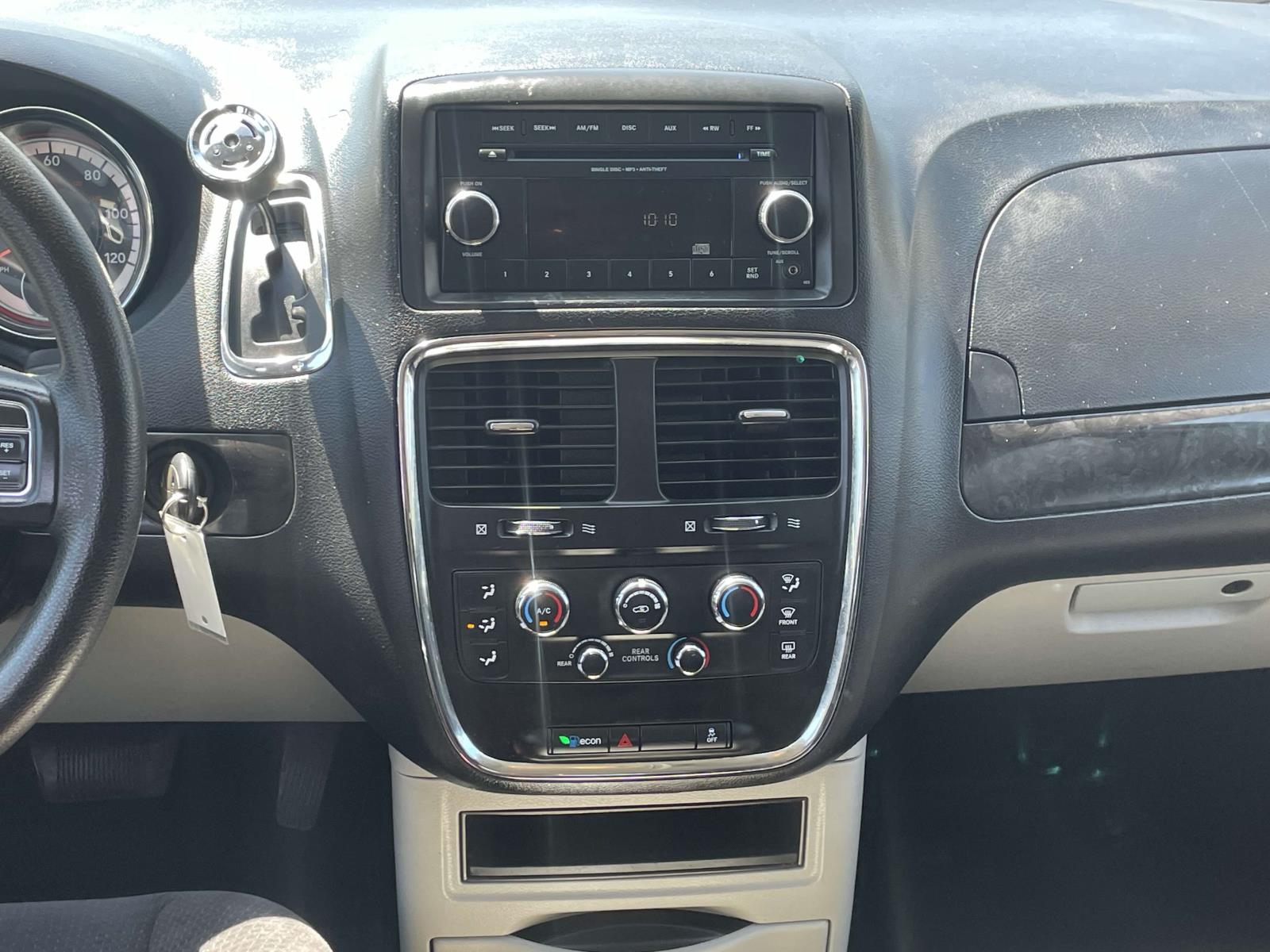 2014 Dodge Grand Caravan SE 22