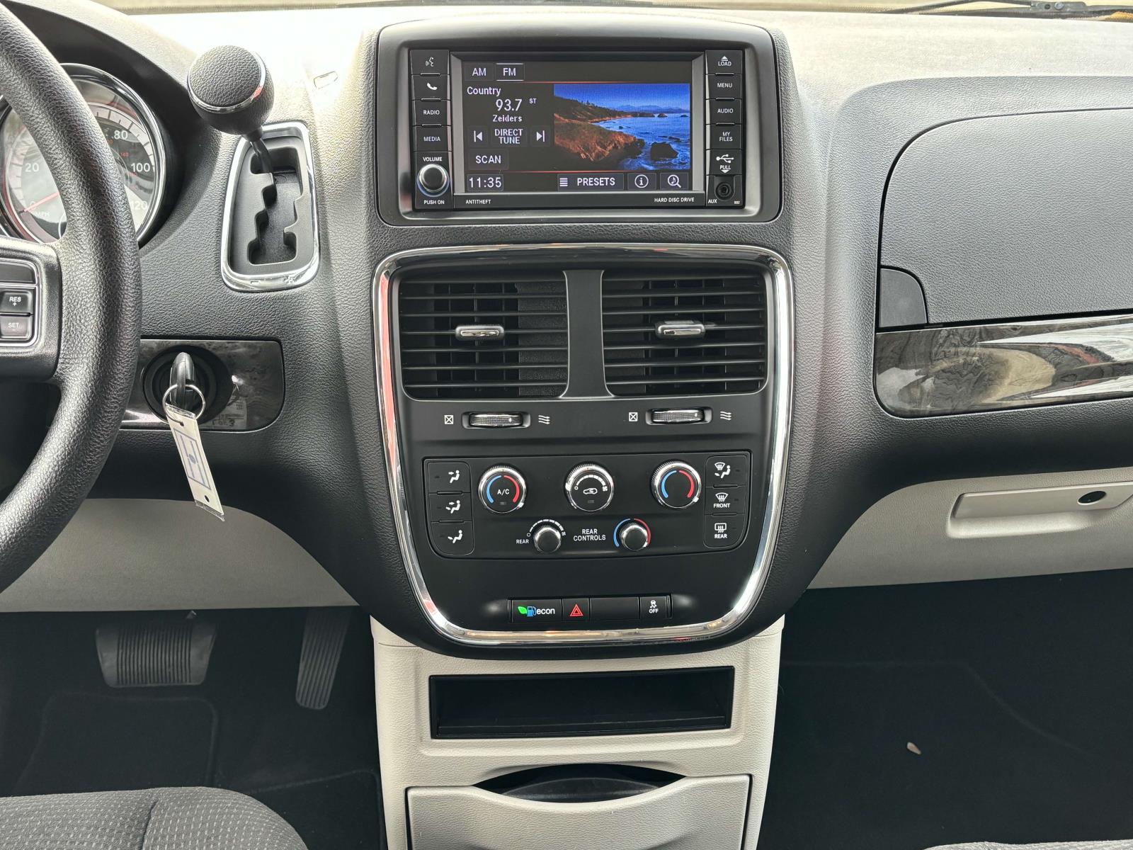 2019 Dodge Grand Caravan SE 23